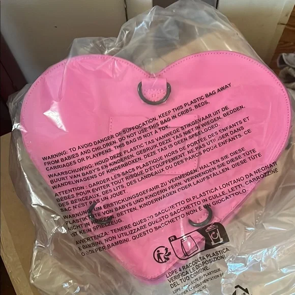 Dr. Martens💕 NEW WITH TAGS/  Pink LEATHER convertible Shoulder Bag/ backpack - Picture 8 of 15